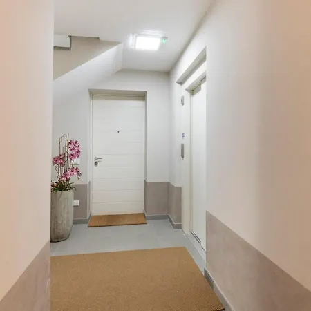 Appartement Mc House Con Posto Auto Como