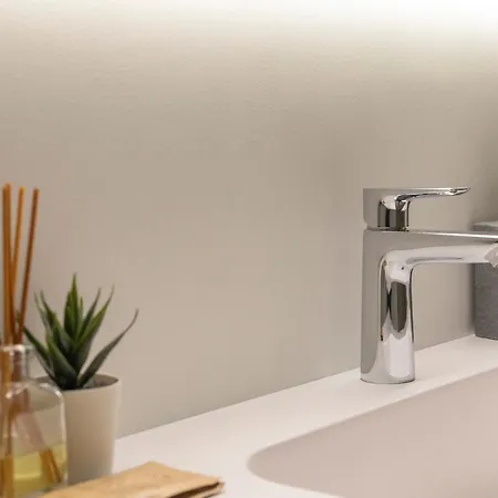 Mc House Con Posto Auto شقة كومو