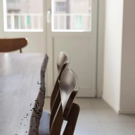 Mc House Con Posto Auto كومو