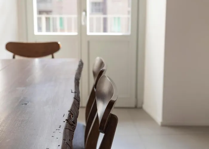 Mc House Con Posto Auto كومو