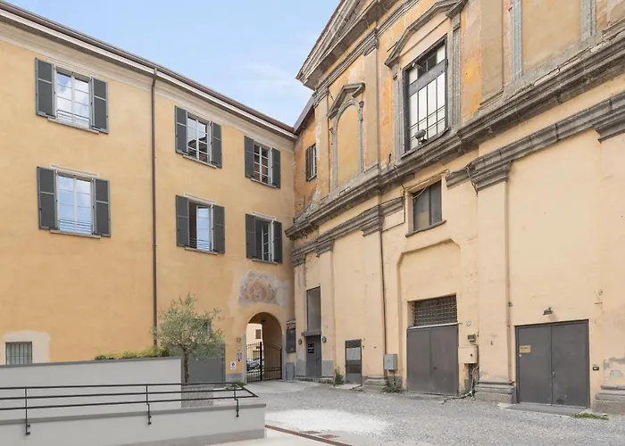 Mc House Con Posto Auto דירה קומו