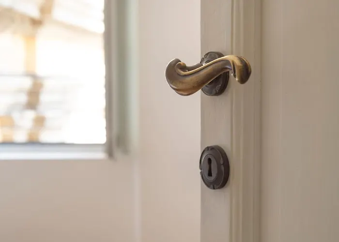 Mc House Con Posto Auto קומו